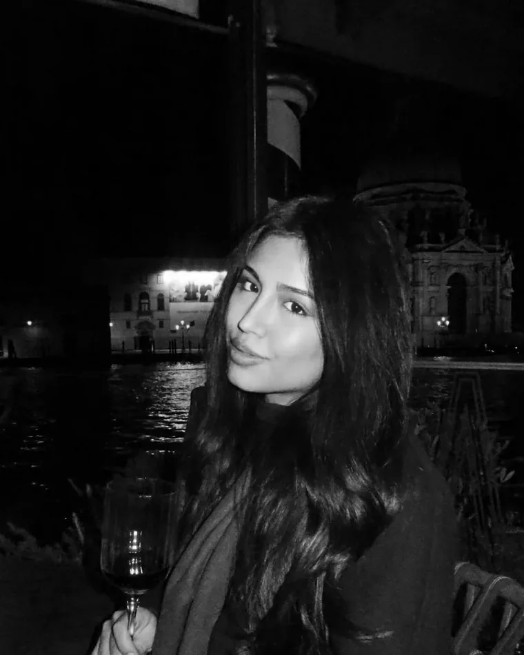 Portrait of Michelle Paz.